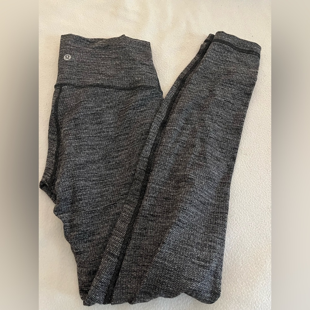 Size 6 gray Lululemon leggings | base pace style